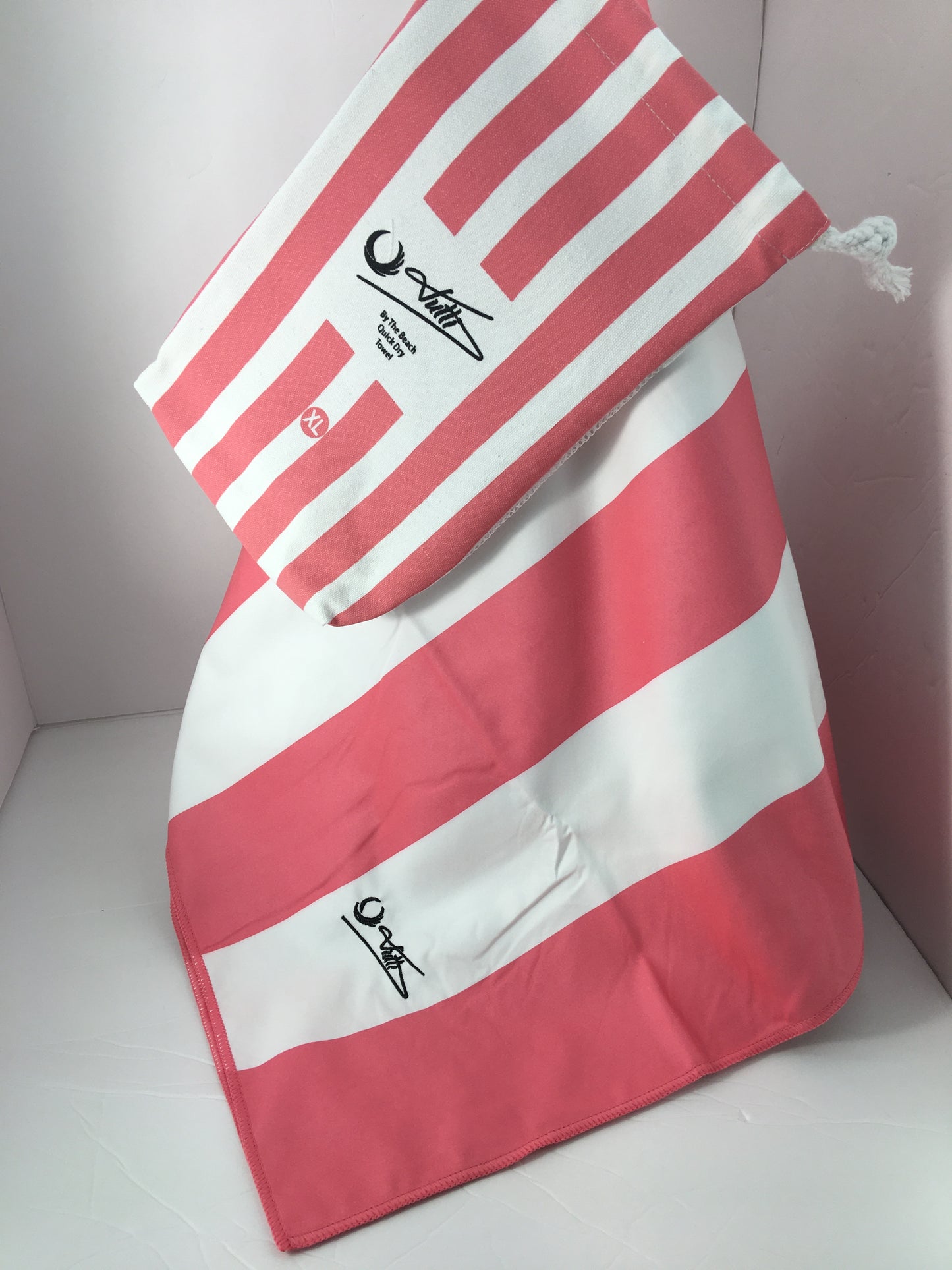 (XL) Microfiber Beach Towel (70inX36in) 100% Recycled Material.