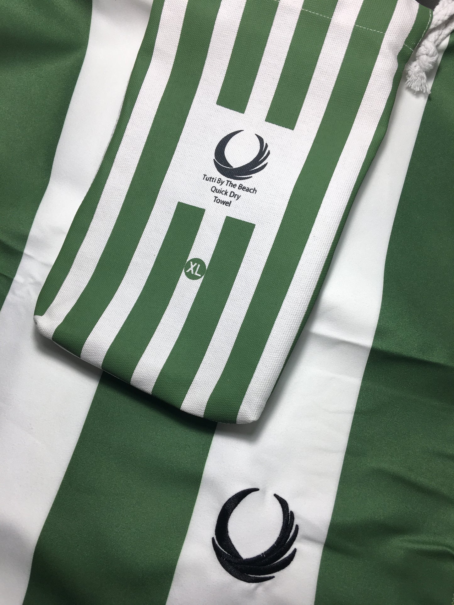 (XL) Microfiber Beach Towel (70inX36in) 100% Recycled Material.